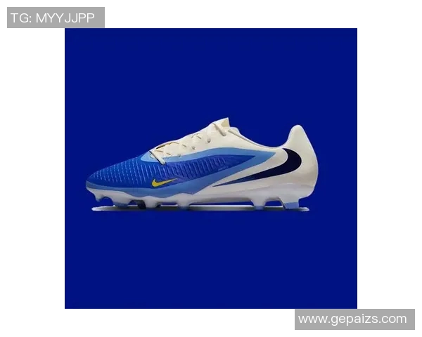 足球明星穿蓝色足球鞋的精彩瞬间与时尚搭配解析