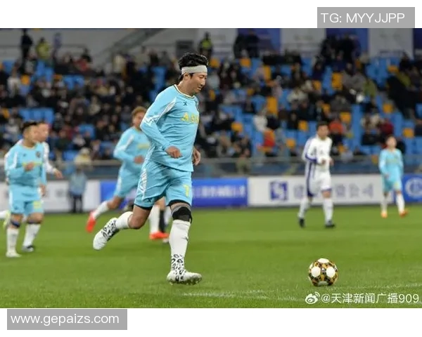 足球明星高清组合海报图展现球场魅力与激情的完美瞬间